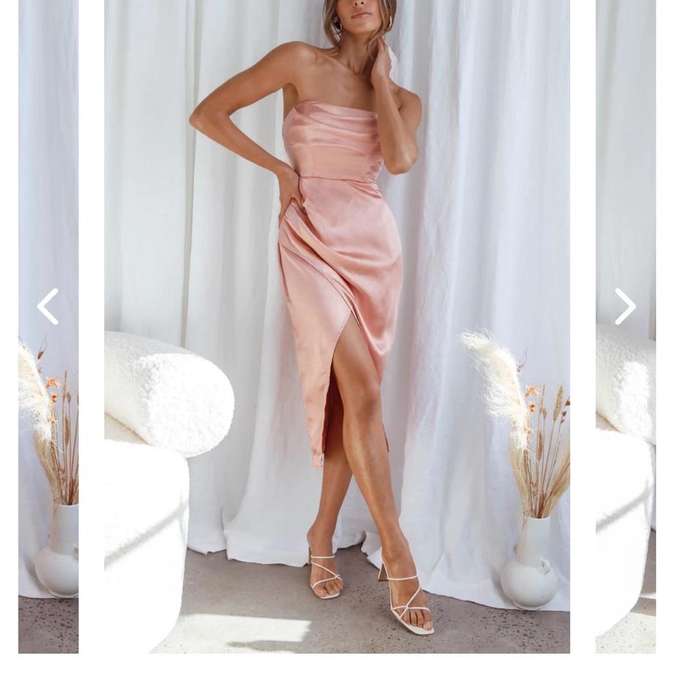 Selfie Leslie Strapless Blush Dress